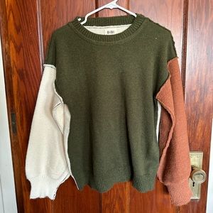 Colorblock sweater 💚🤎🤍